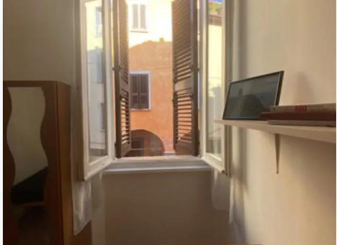 Casa Rella Camera Green