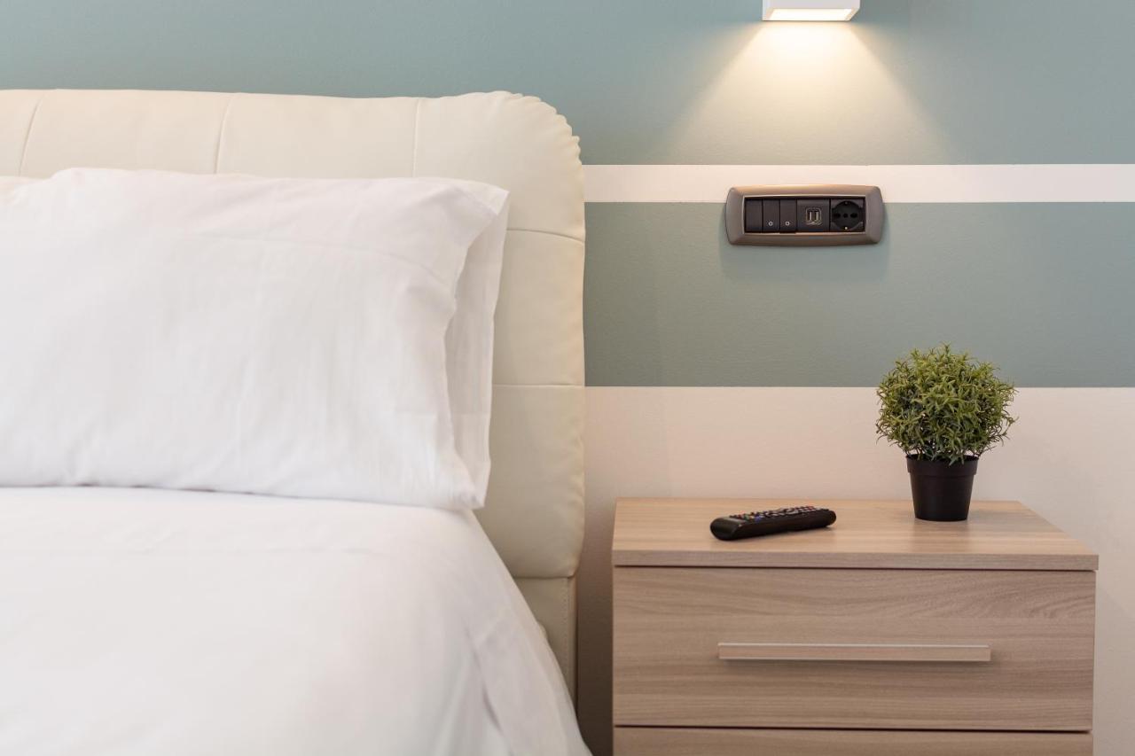 4 Star Train Station - Self Check-in Aparthotel *