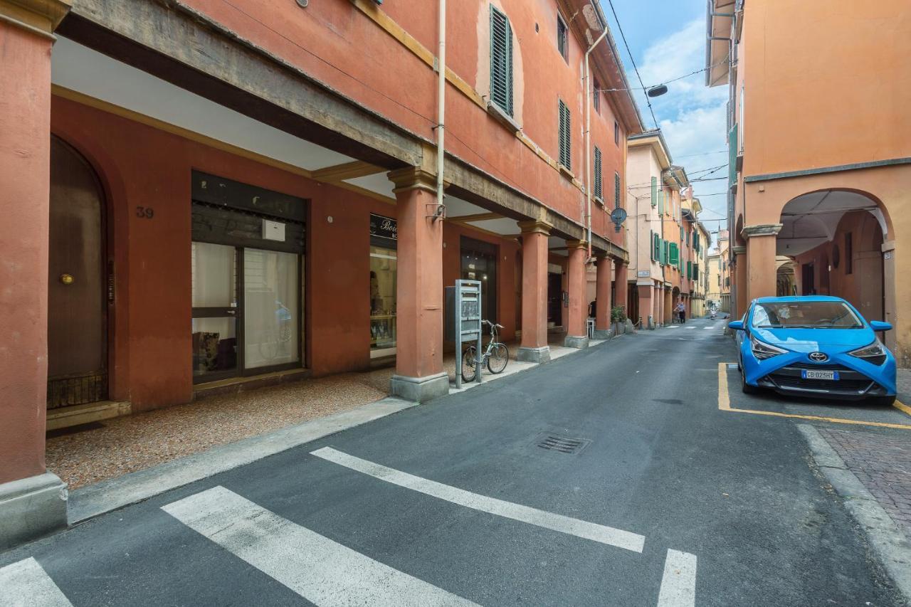 Modern Saragozza District Bolonia