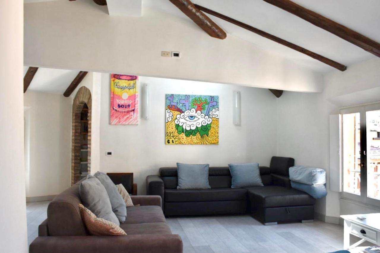 Mansarda Teatro Duse Centro Appartement *