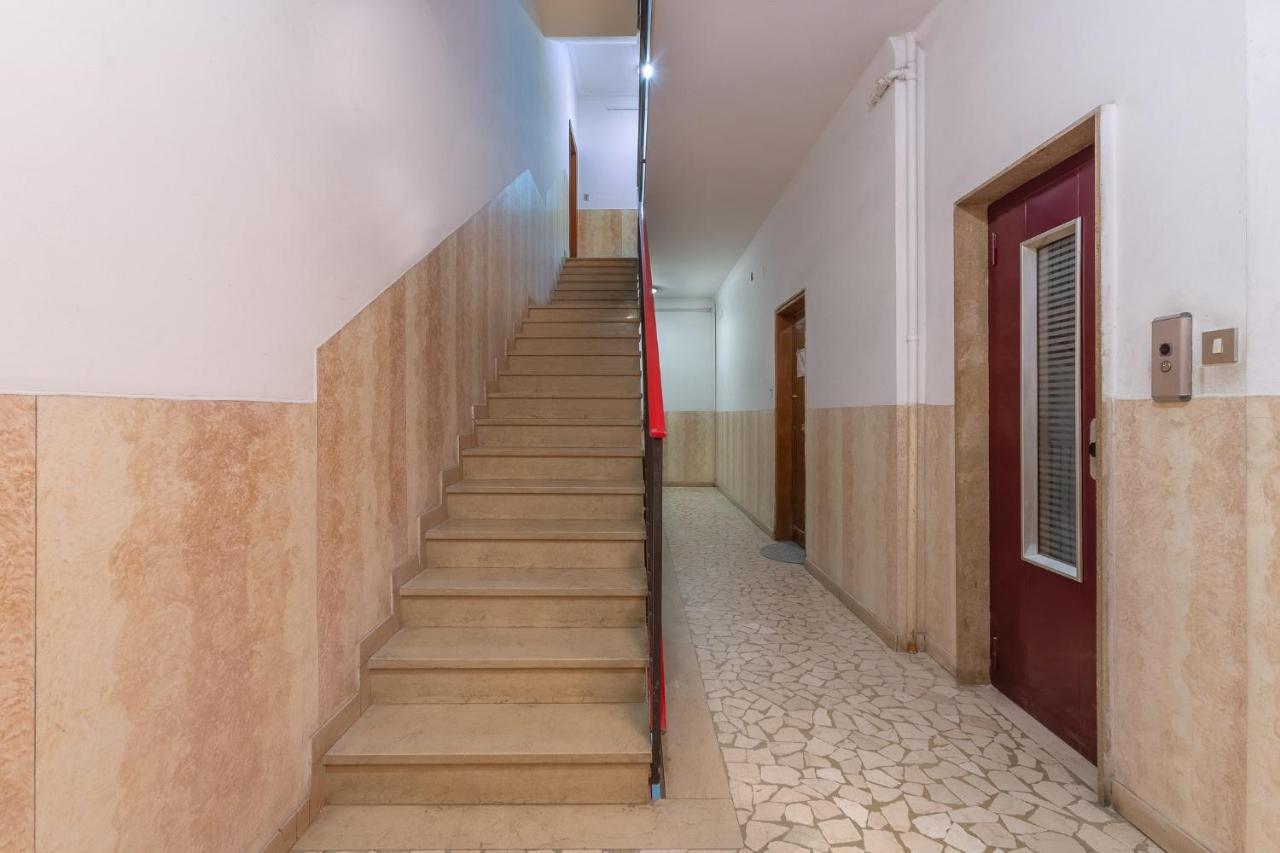 Lejlighed A 500 Mt Dalla Certosa *