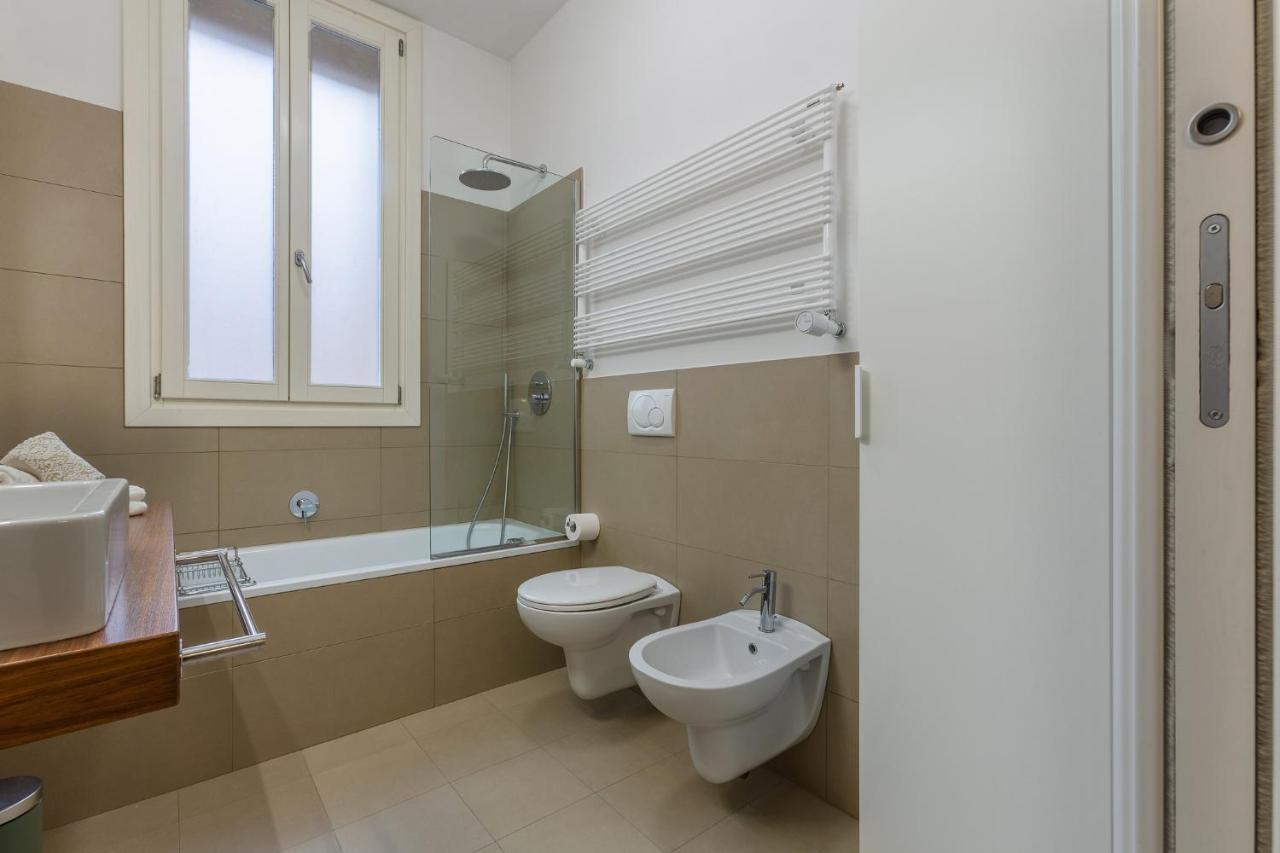 Crocetta Certosa Con Balcone Appartement