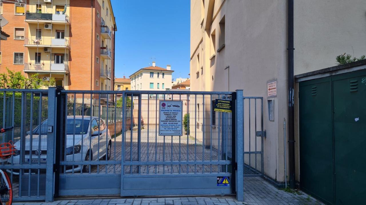 Apartamento Fiorilli House - Fair District - Gratis Private Parking Bolonha