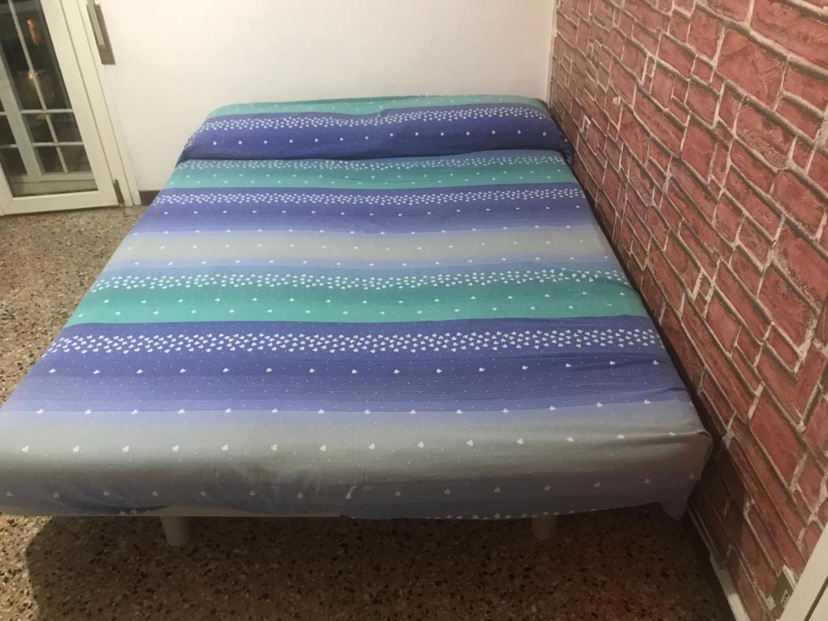 4 Posti Letto In Zona Tranquilla E Ben Servita, Un Matrimoniale E Un Divano Letto Matrimoniale Facebook Massimo Bobo Aquili Appartement Bologne