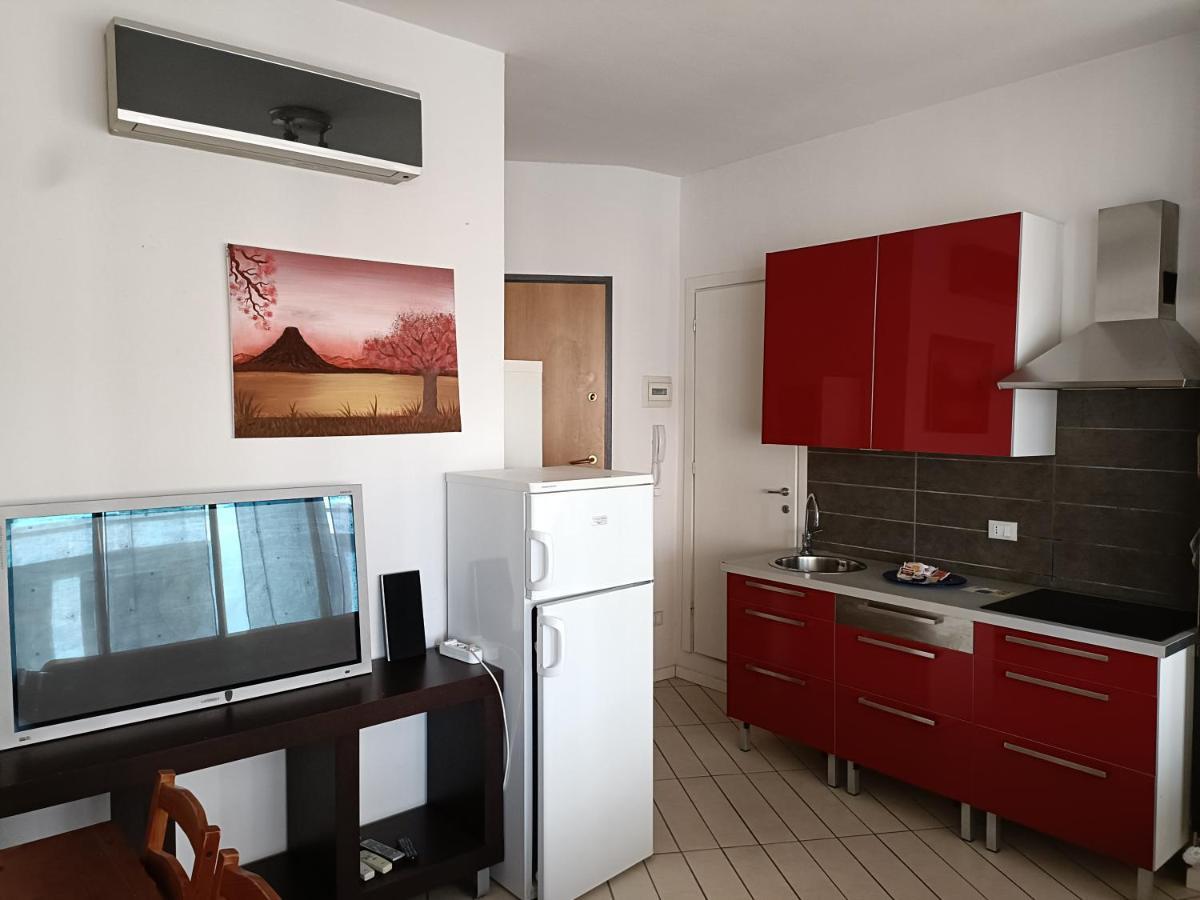 And Eros Apartment *