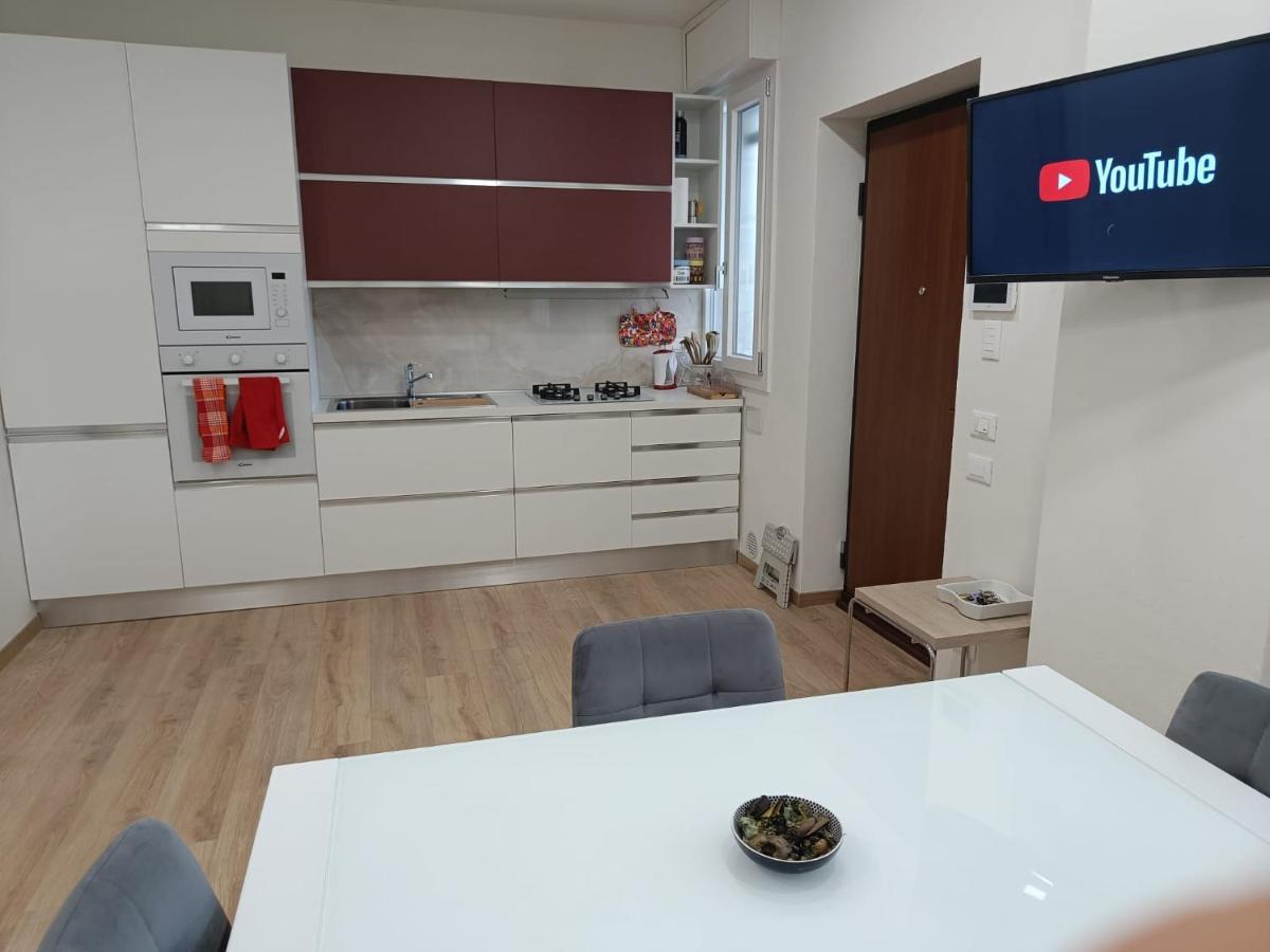 Appartement La Casa Di Luca/fiera E Stazione/aria Condizionata