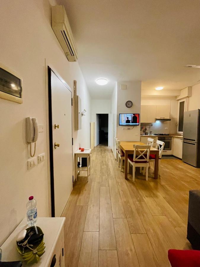 Pensión Castle Door House - Single With Double Beds Near Train Station