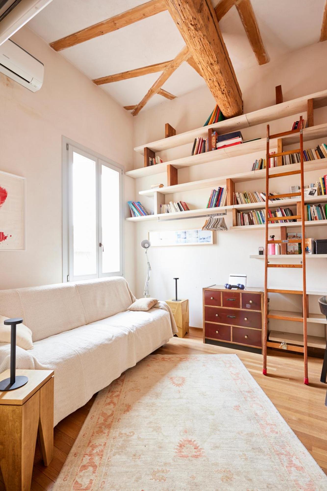 Bright And Peaceful In Historic Palazzo Apartamento