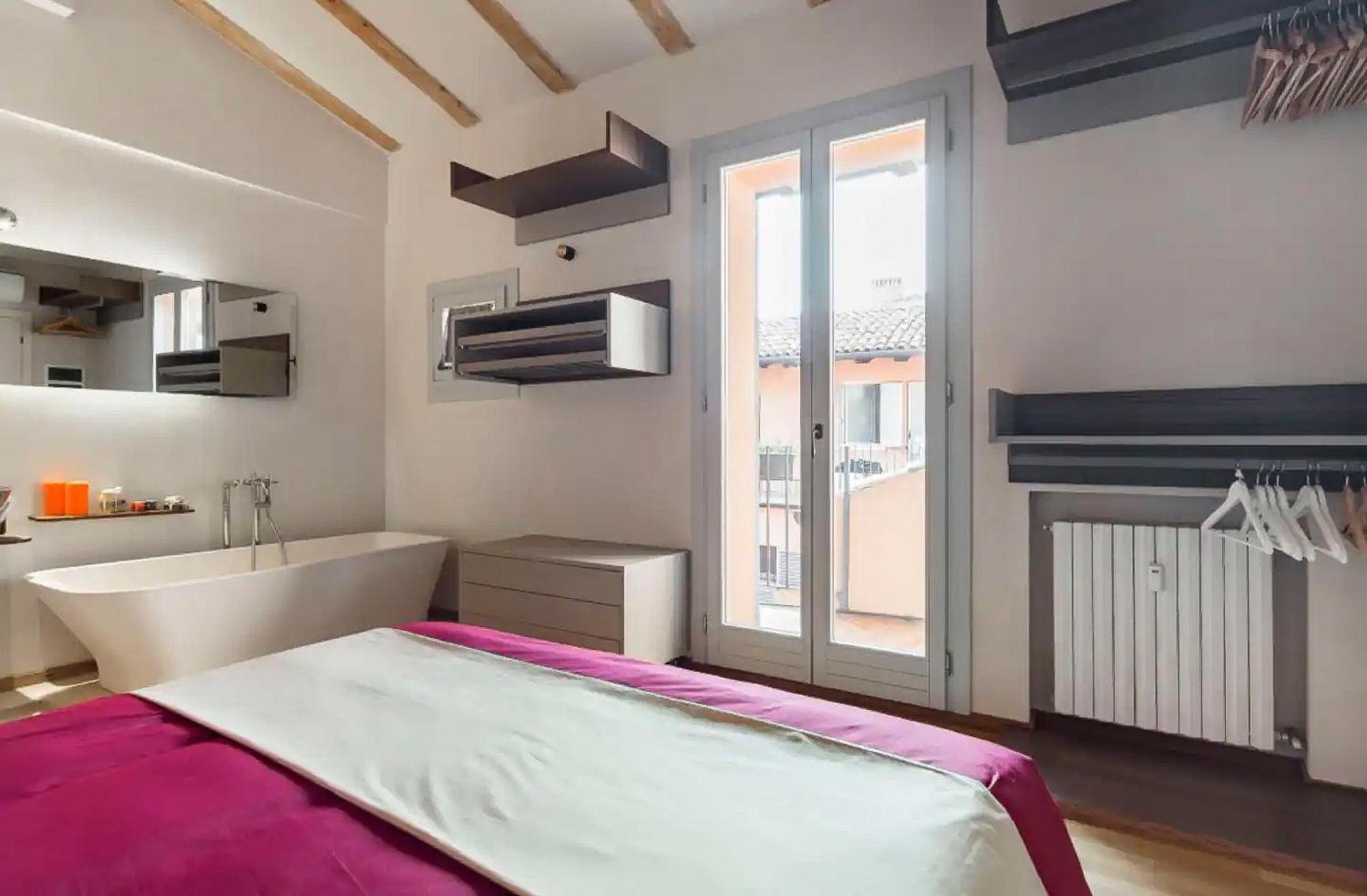Bright And Peaceful In Historic Palazzo Apartamento *