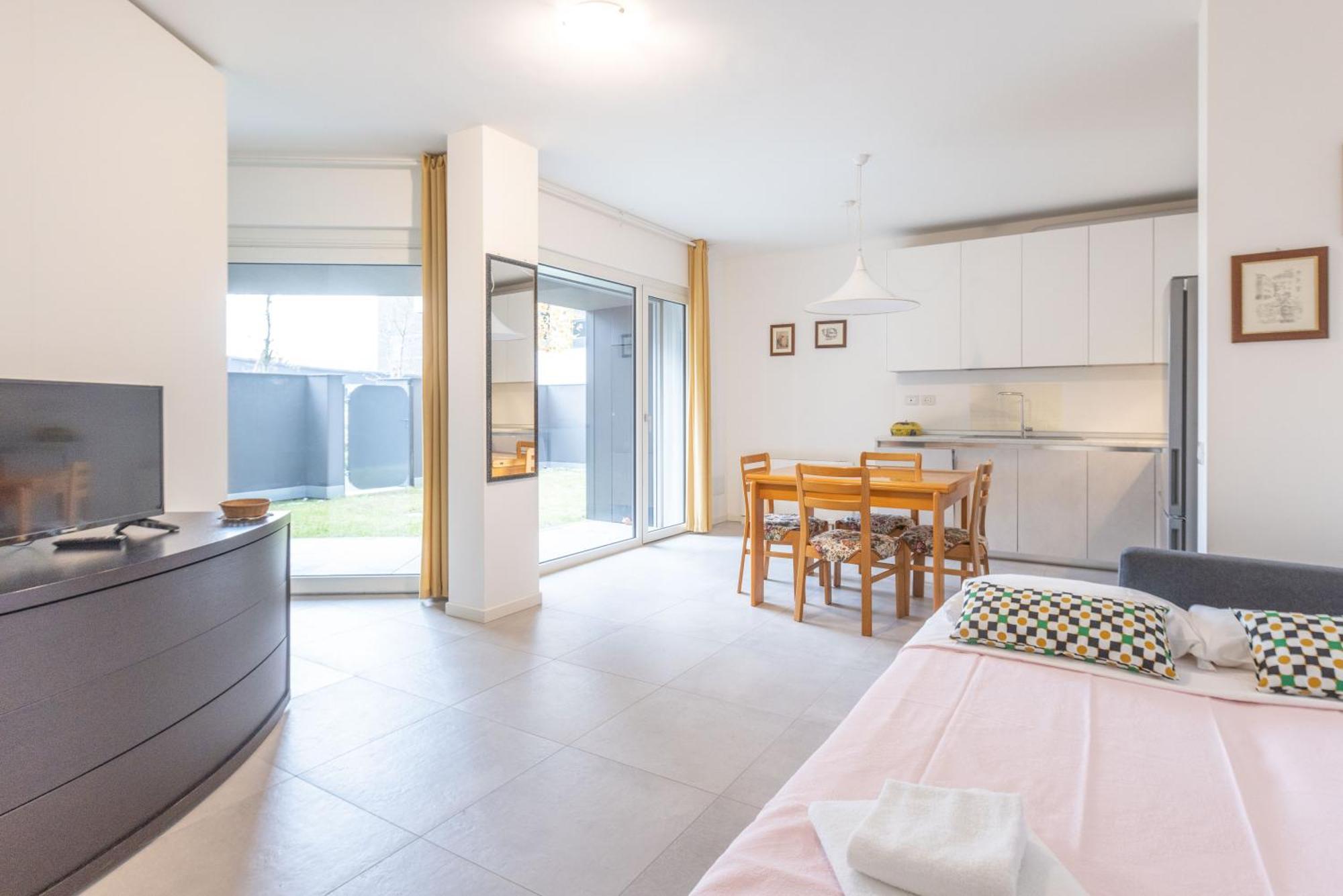 Bassani Garden, By Short Holidays