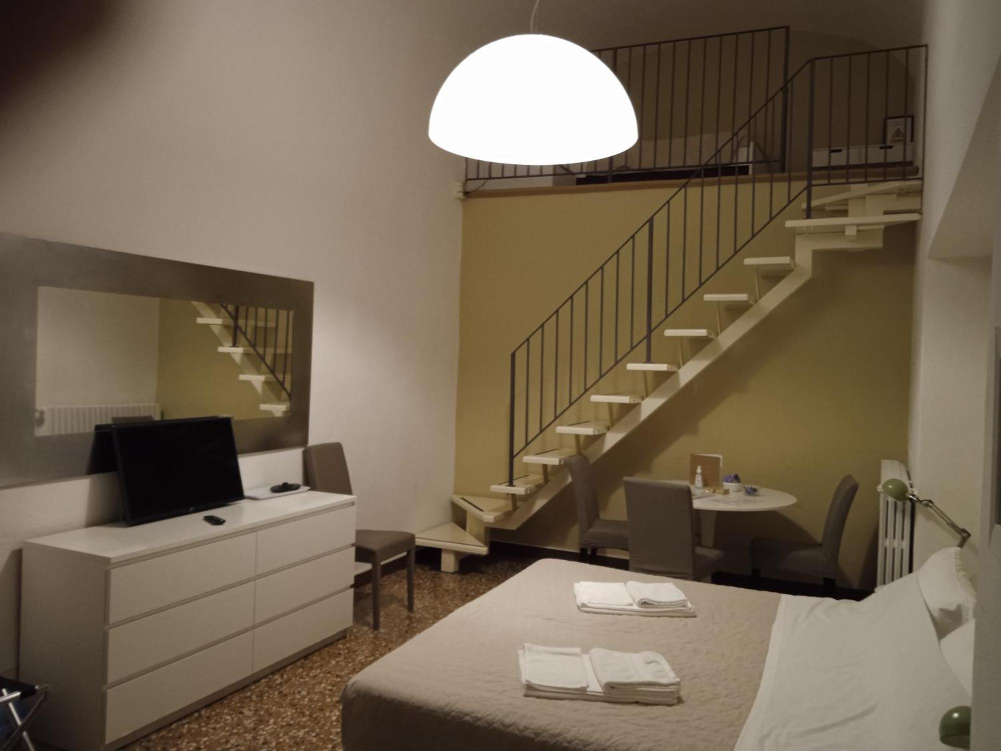 H Ercolani Bed & Breakfast
