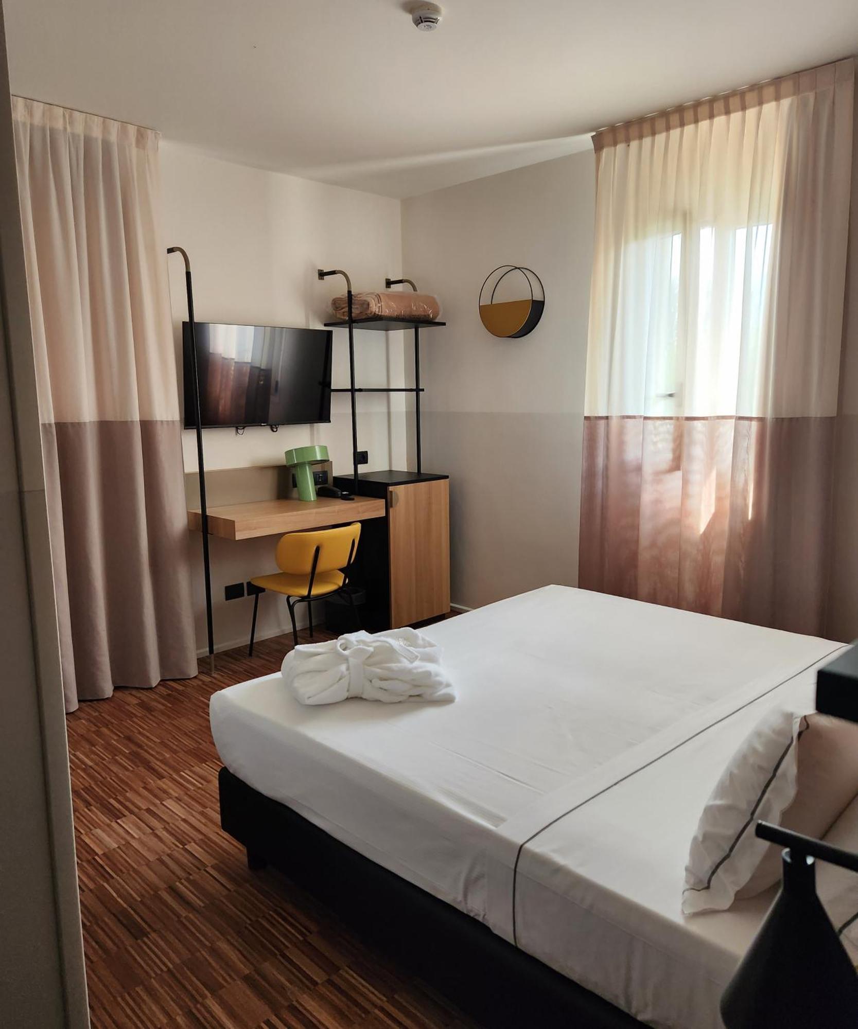 Hotel Bleis Bolonia
