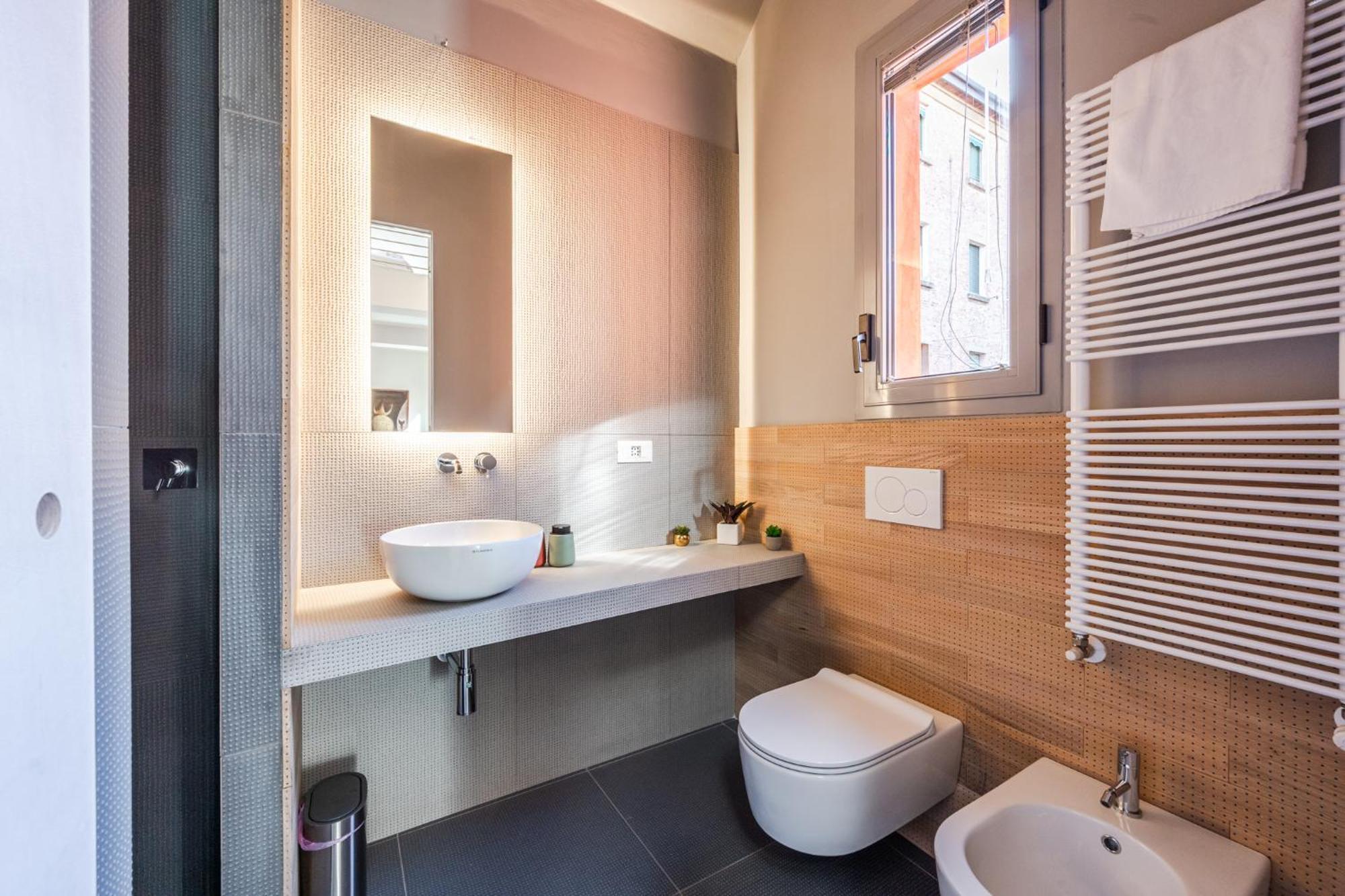 Ab Plus- Via Dello Scalo 10 Klimt Bologna