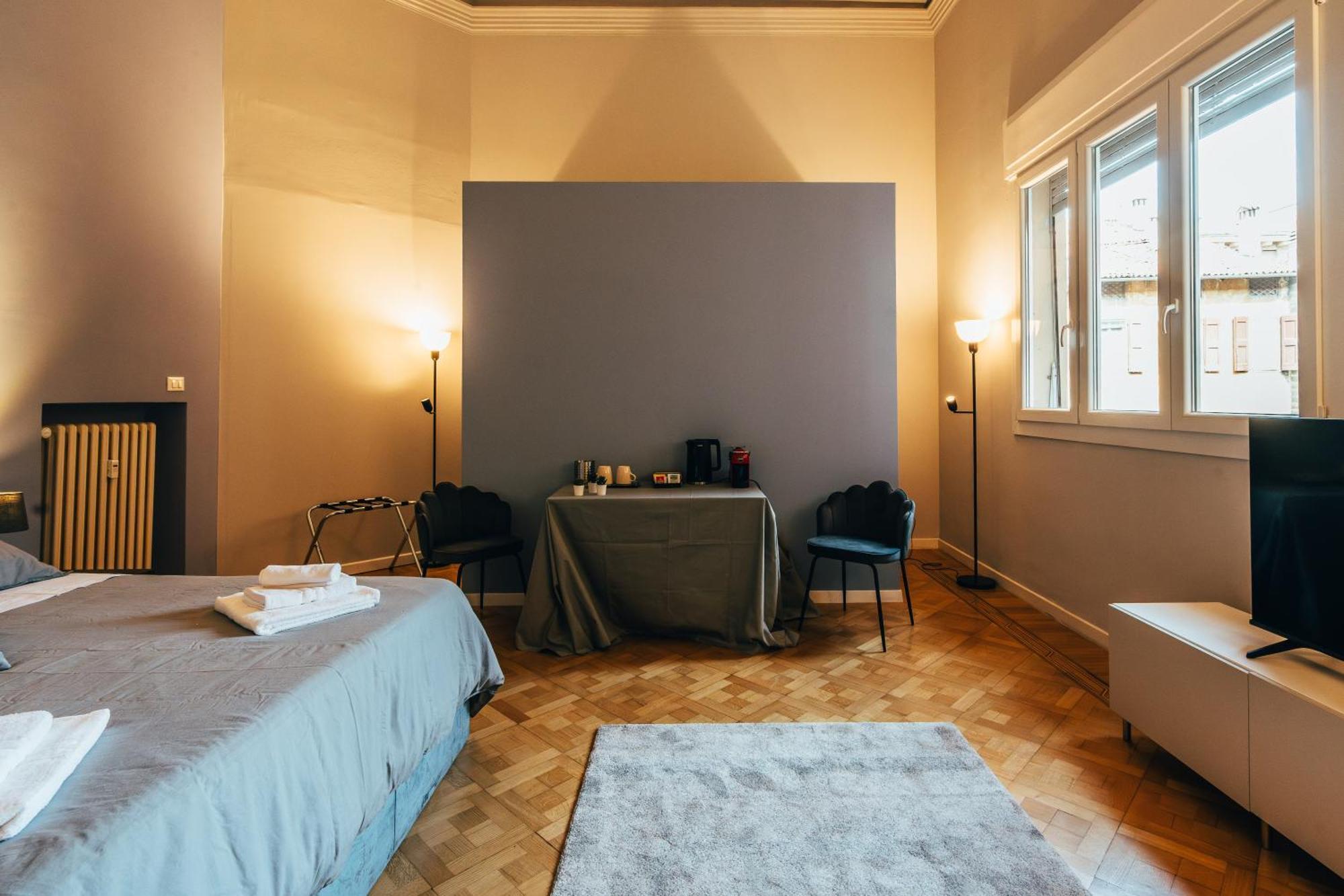 - Private Bathroom * Bolonia