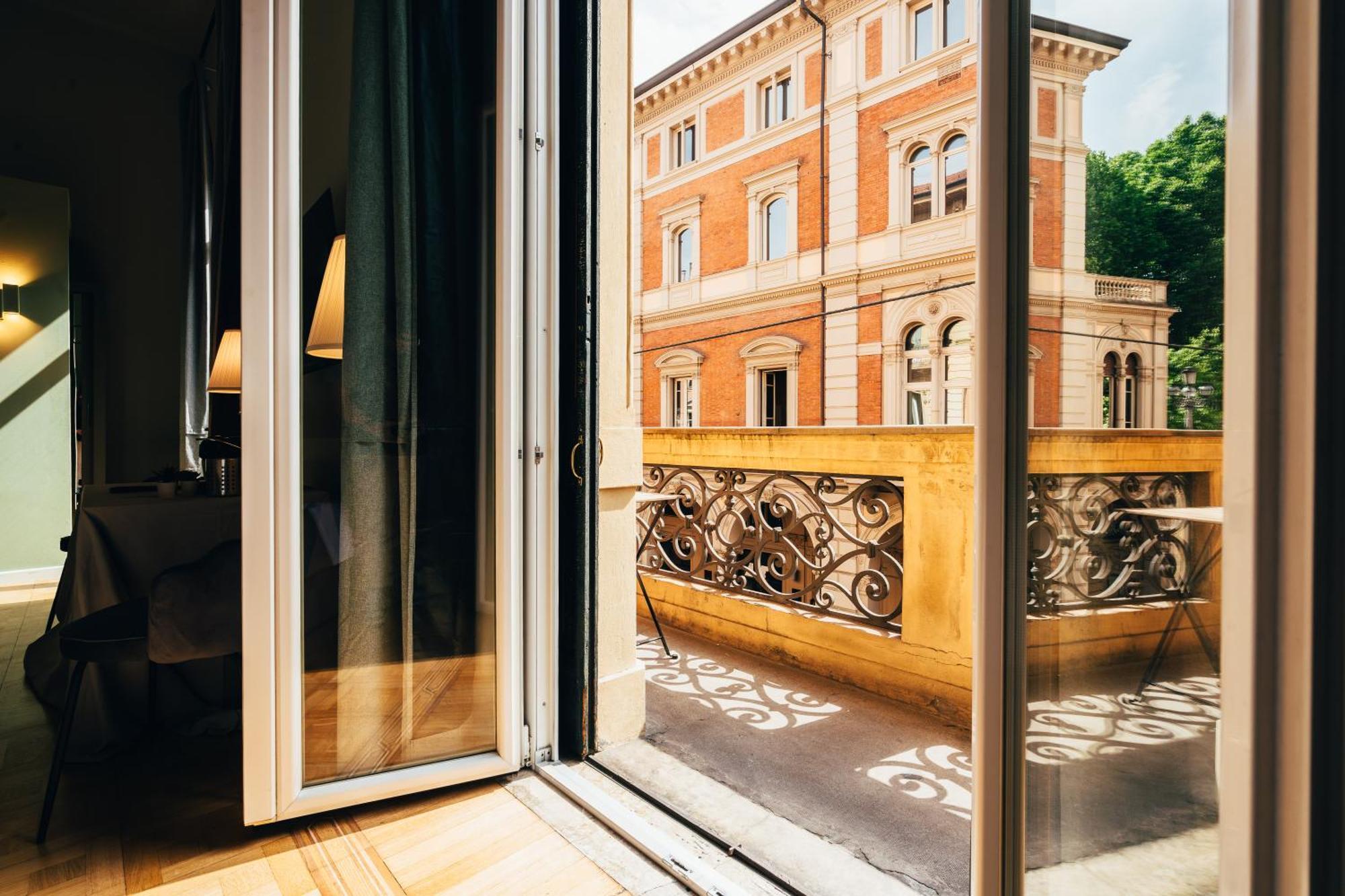 - Private Bathroom Bolonia