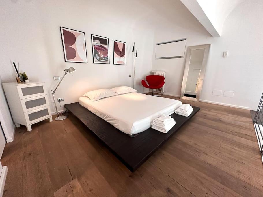 Aldrovandi Loft - Centro Storico Apartamento