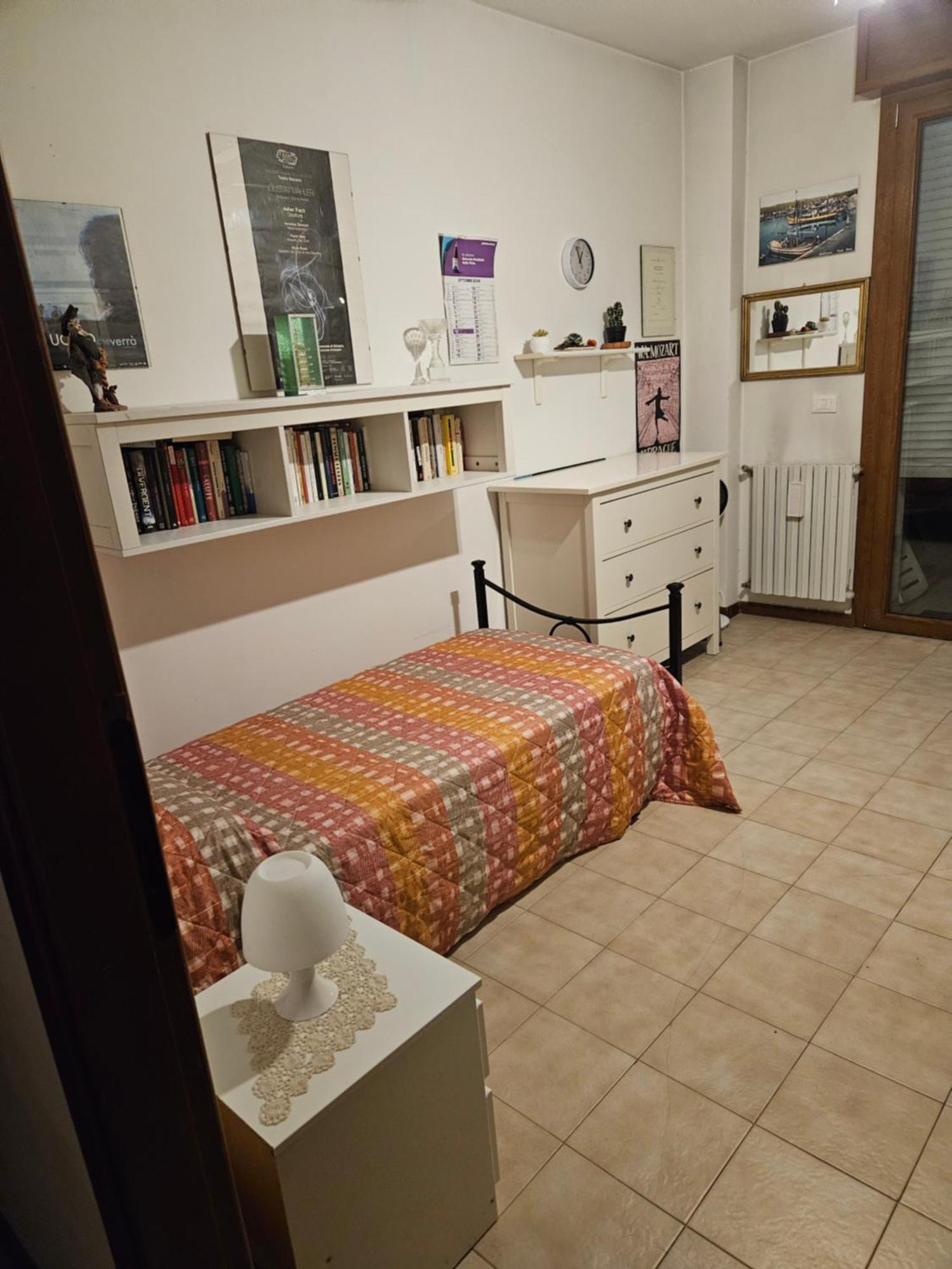 Stanza In Privato Zona San Vitale Habitación en casa particular *