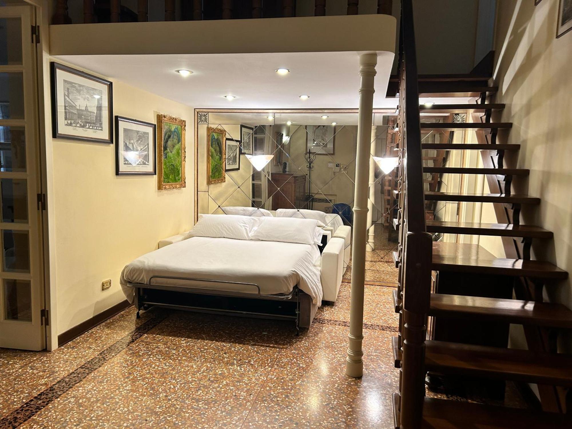 Lejlighed Medieval Art Loft *
