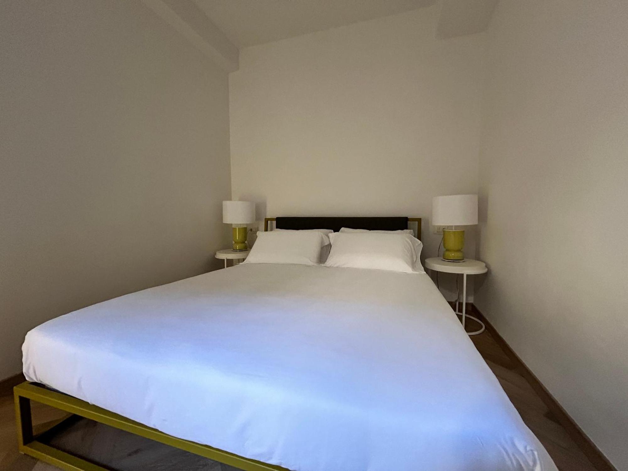 Hotel Frame