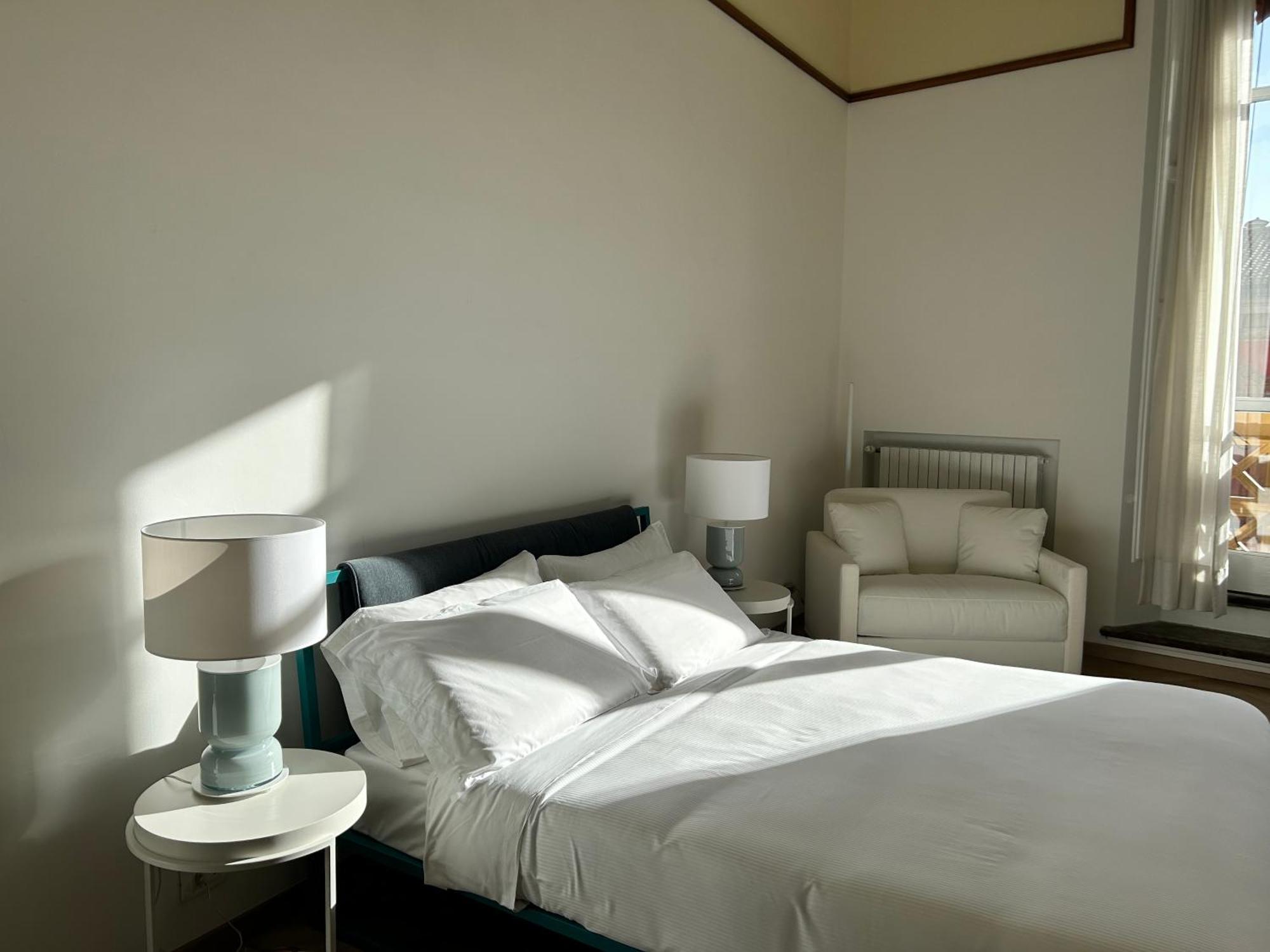 Frame Hotel