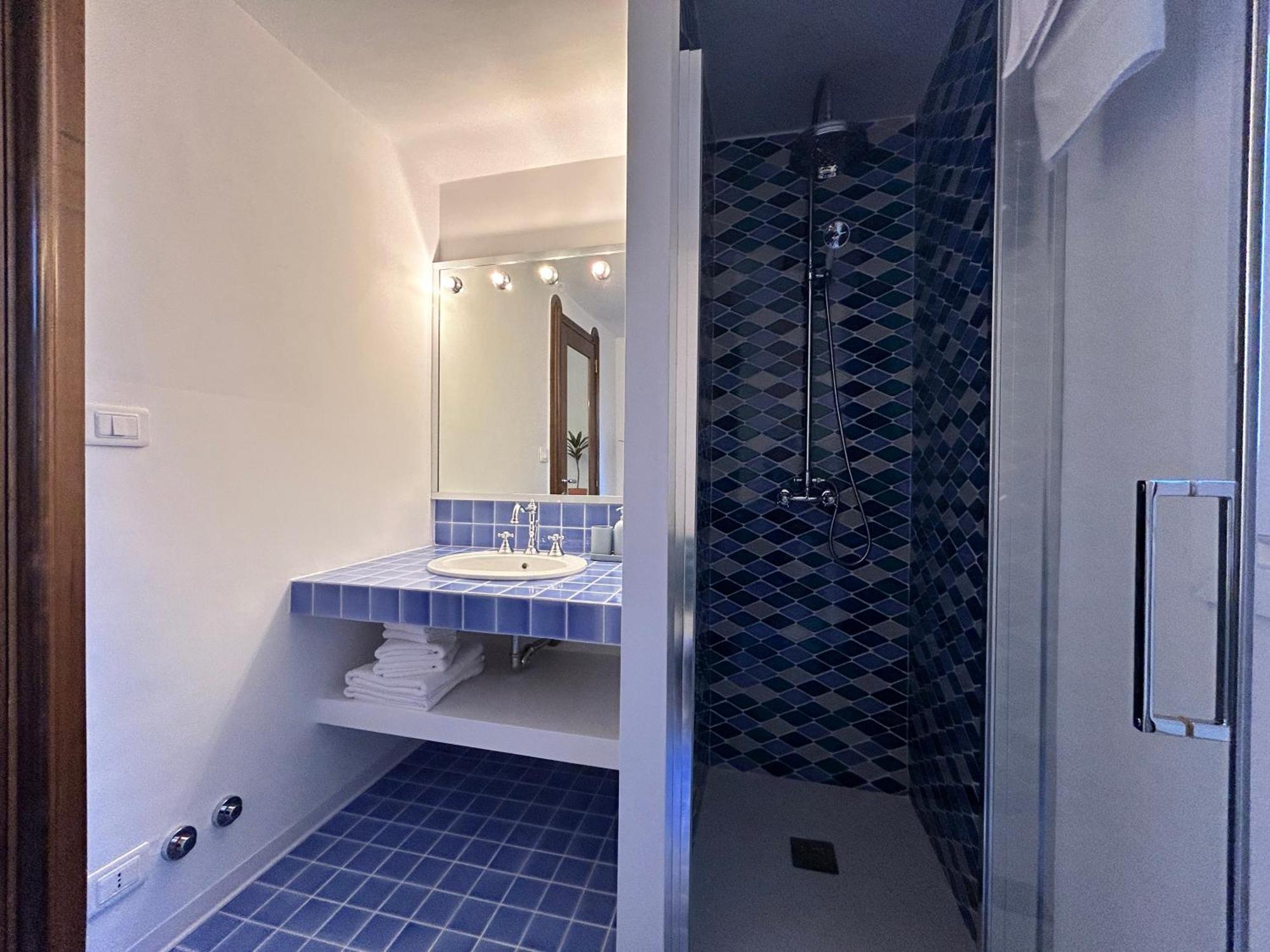 Frame Hotel