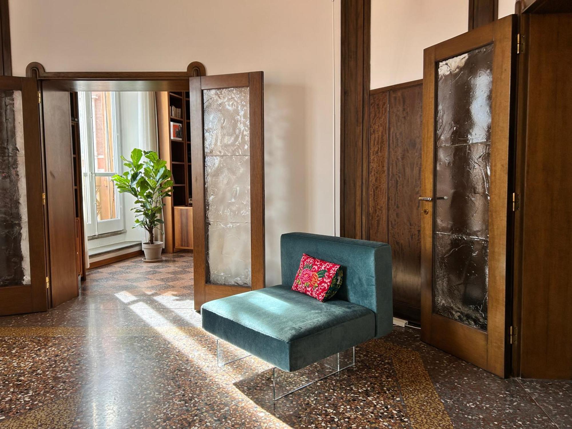 Frame Hotel