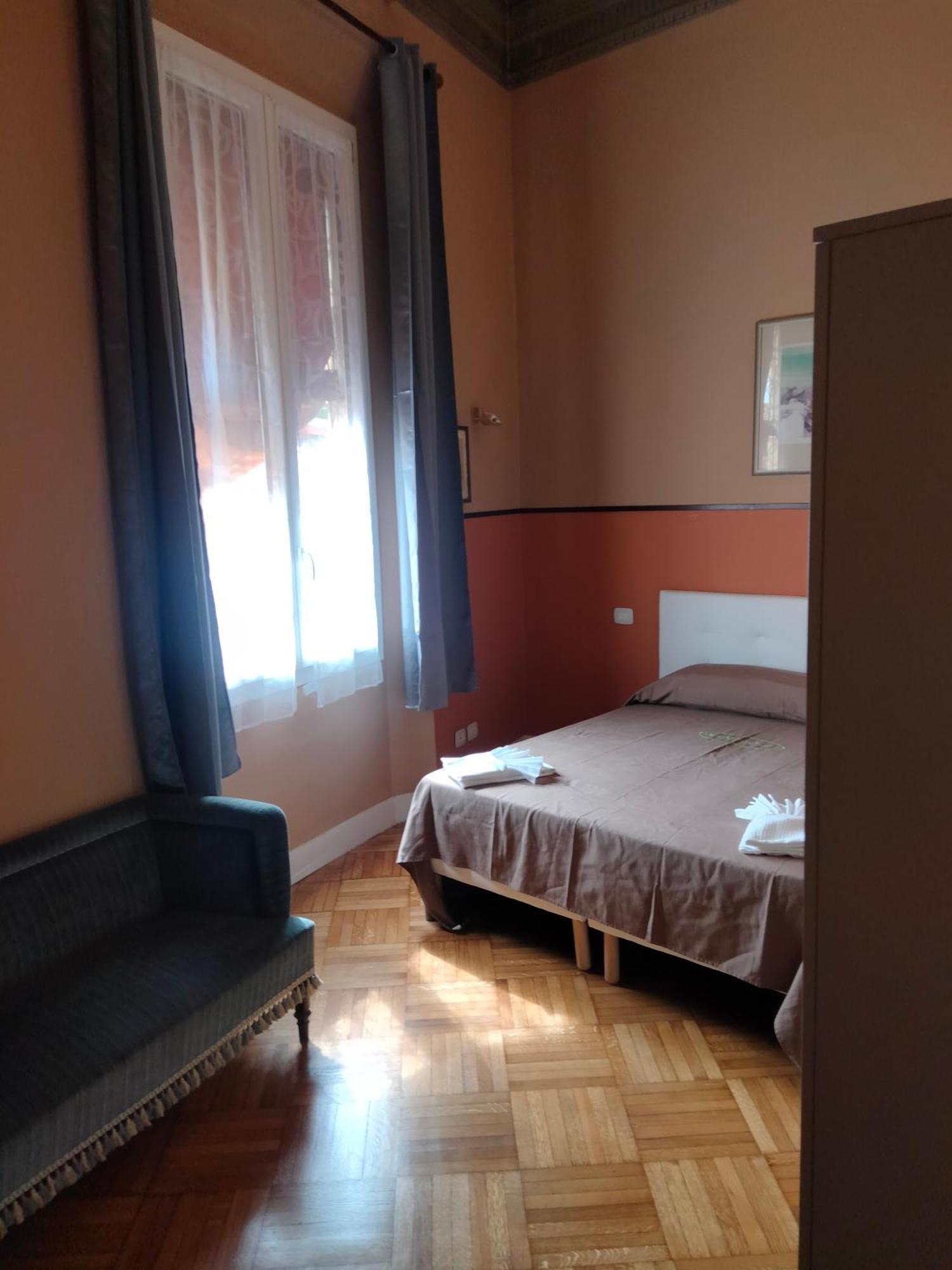 Due Torri Palace - Bolognacentro Luxury *