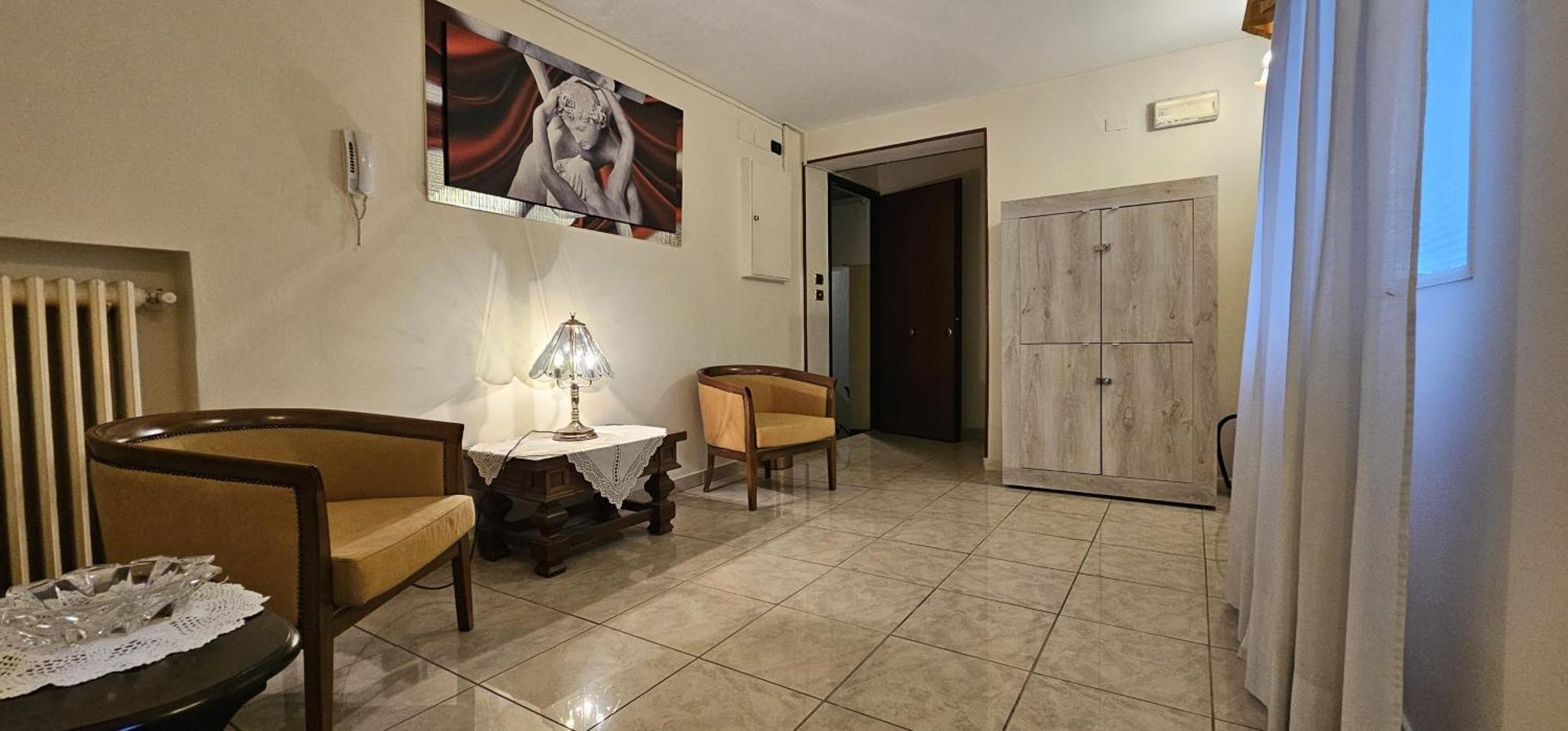 King And Apartment *