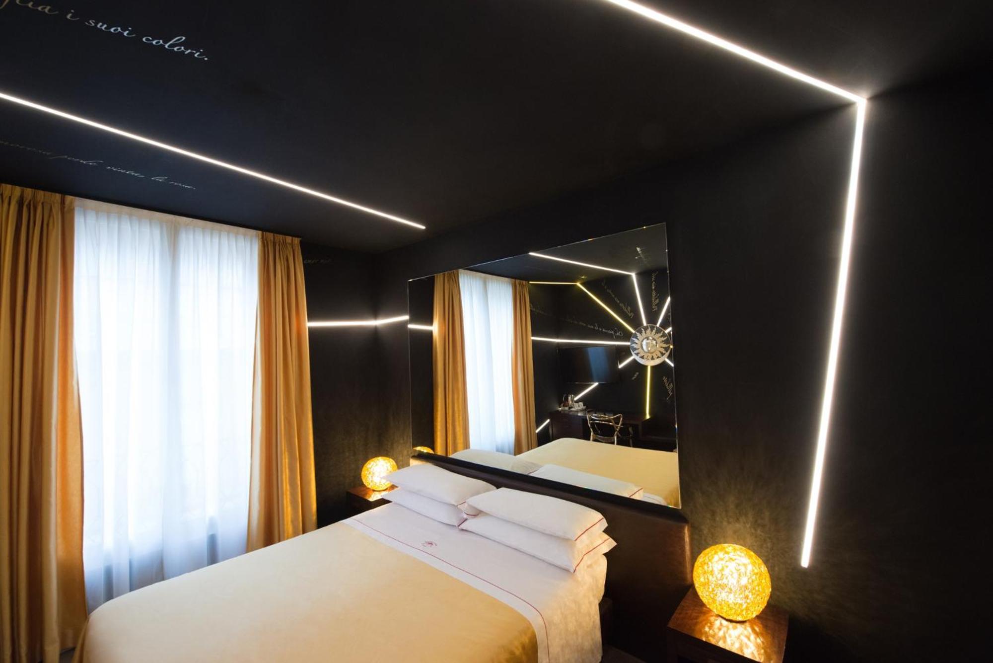 Phi Hotel