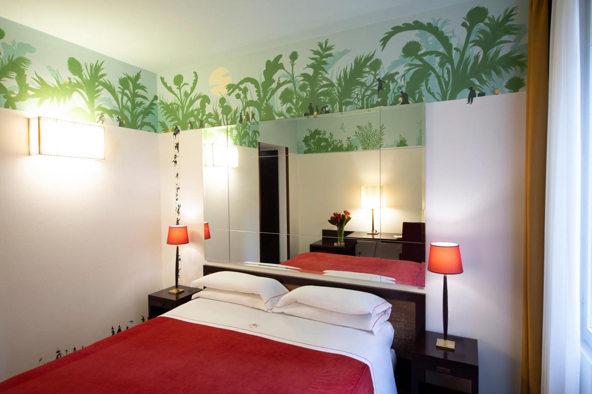 Hotel Phi
