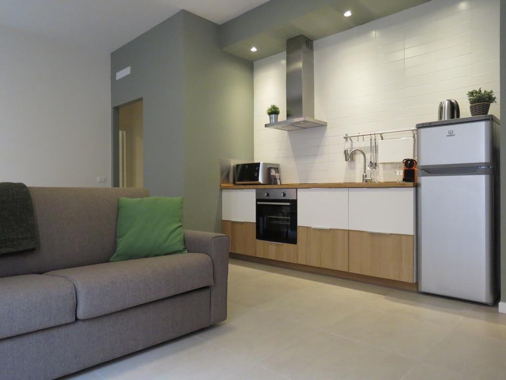 8 Colonne * Bolonia
