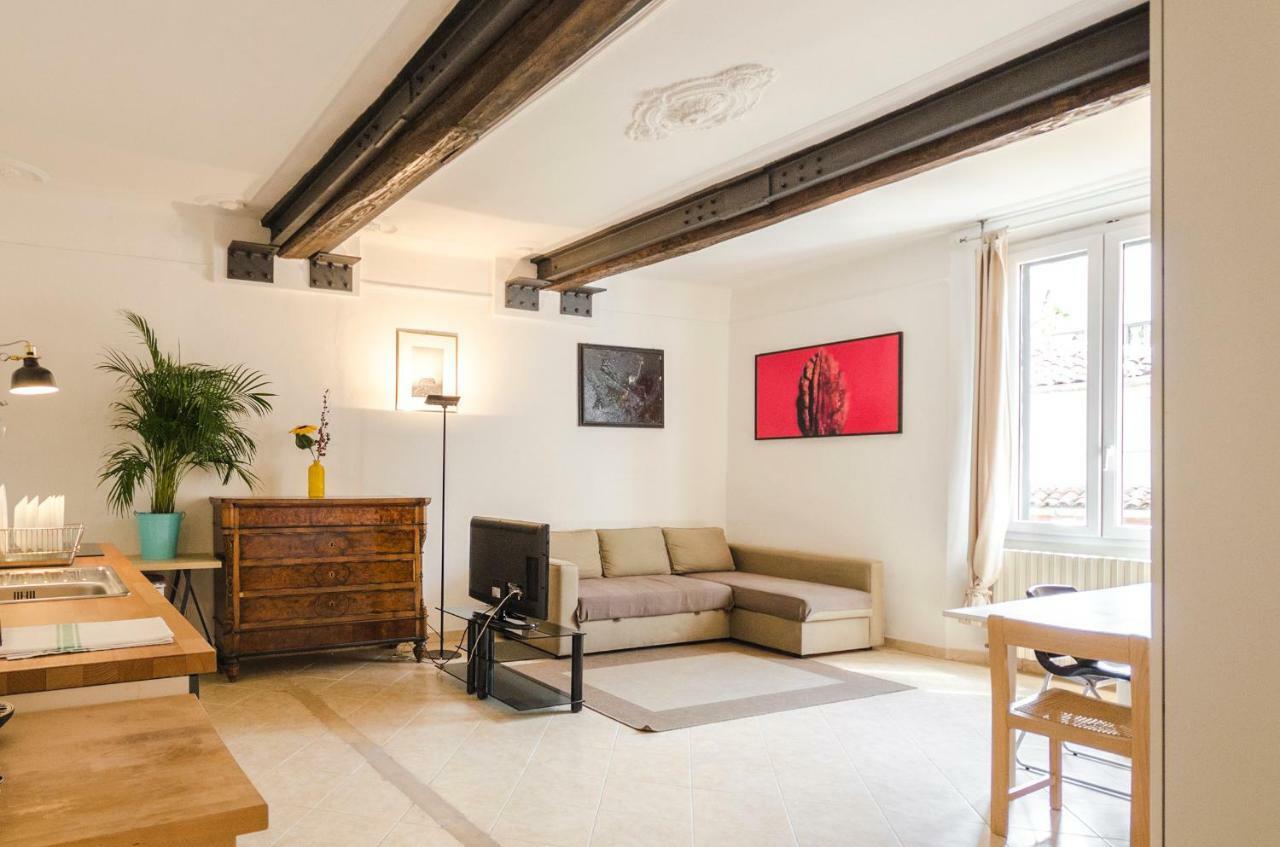 Petroni Apartment *