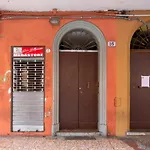 Universita E Centro Storico Mascarella Apartment
