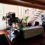Accogliente Loft In Palazzo Storico Centrale