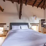 Dimora De\' Poeti - 250 Square Meters Attic With Jacuzzi