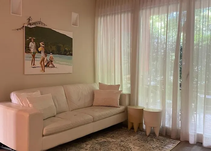 Casa Con Giardino Di Fronte Al Parco