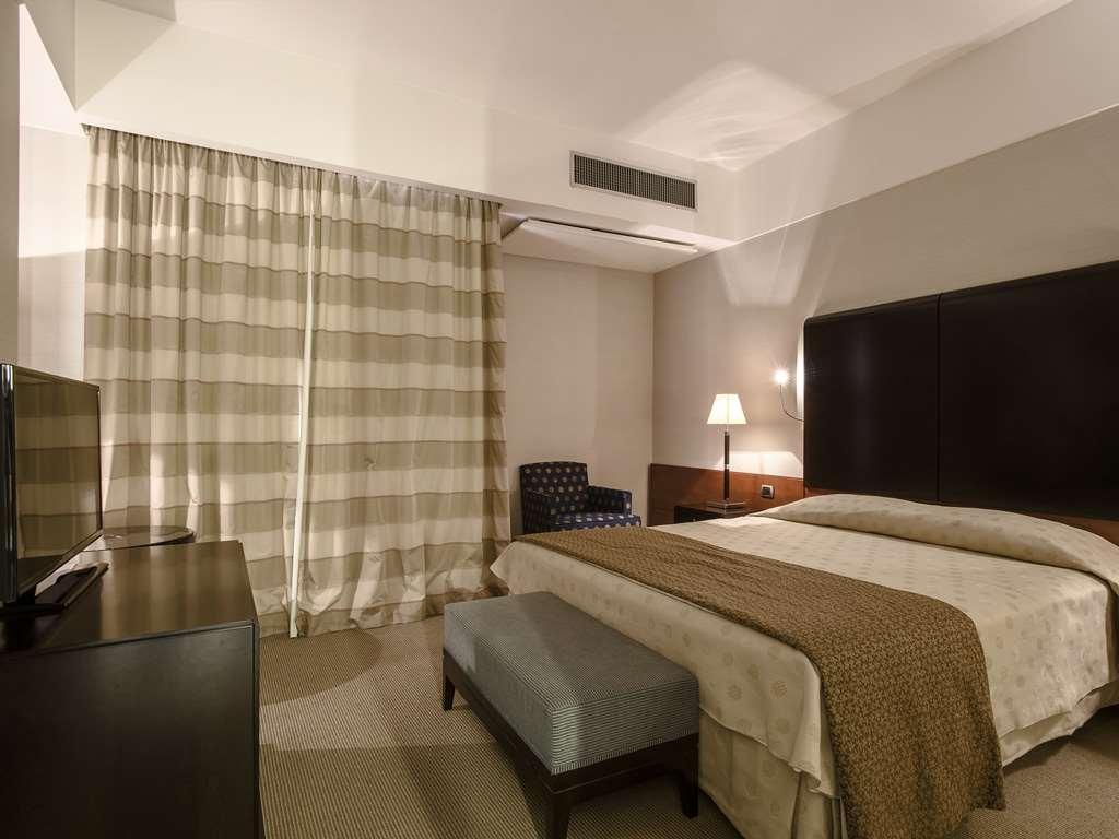 Flyon & Conference Center 4*
