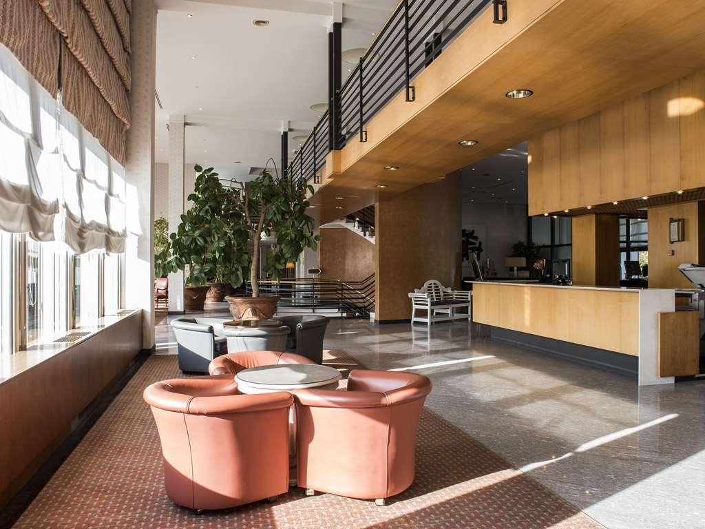 Flyon & Conference Center