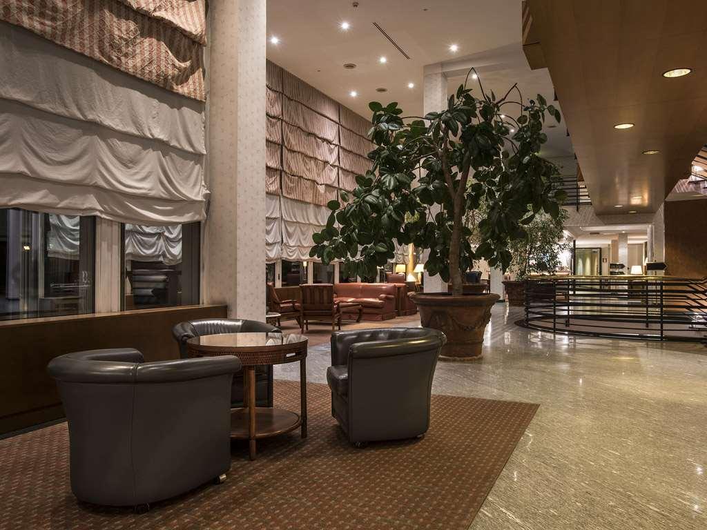 Flyon & Conference Center 4*