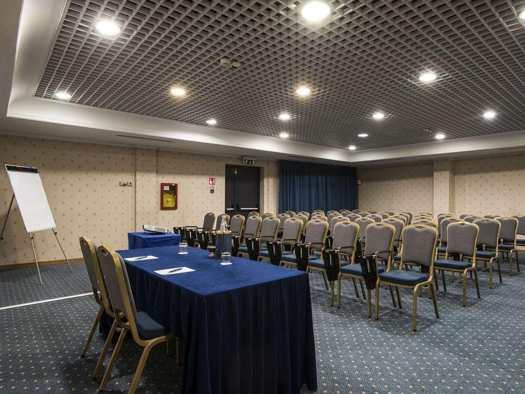 Flyon & Conference Center Hotel 4*