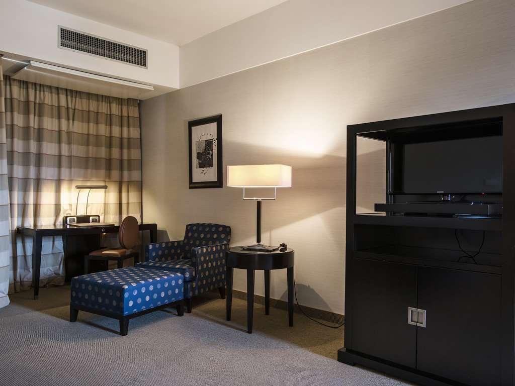 Flyon & Conference Center 4* Bologna