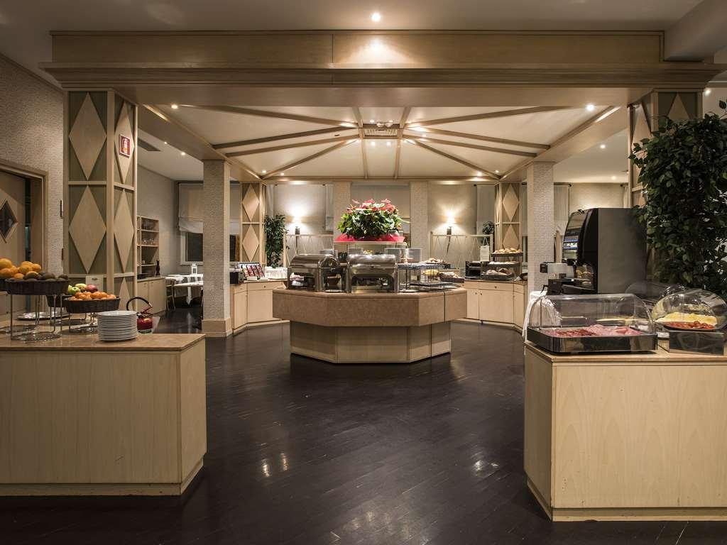 Hotel Flyon & Conference Center 4*