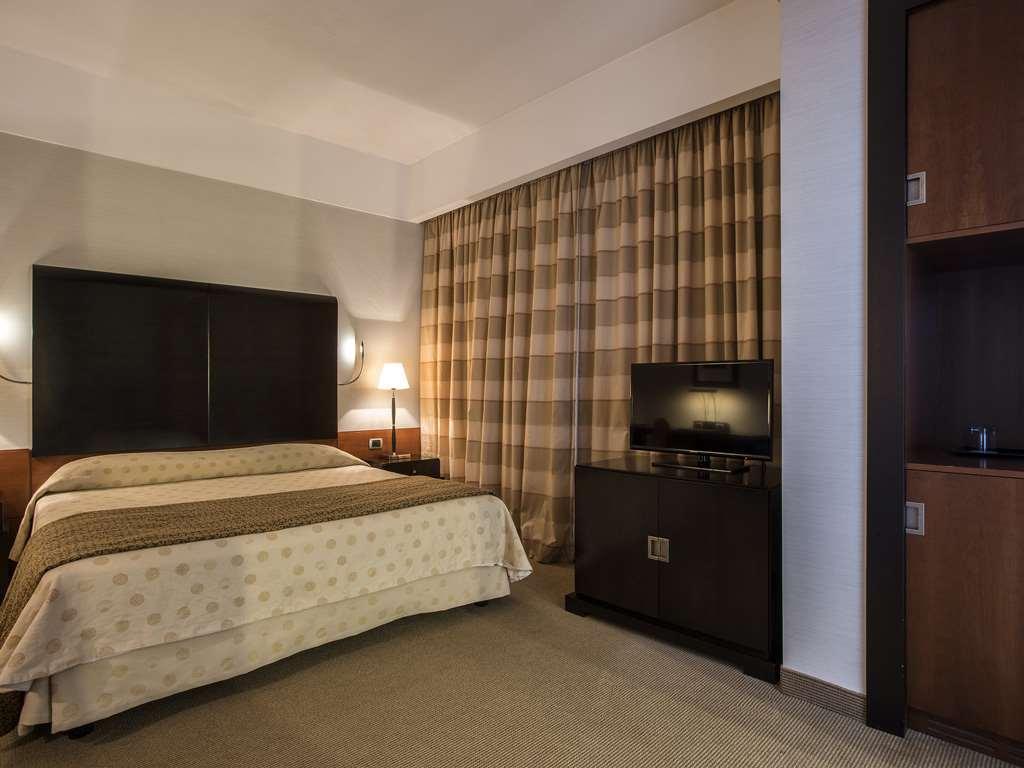 Flyon & Conference Center Hotel 4*