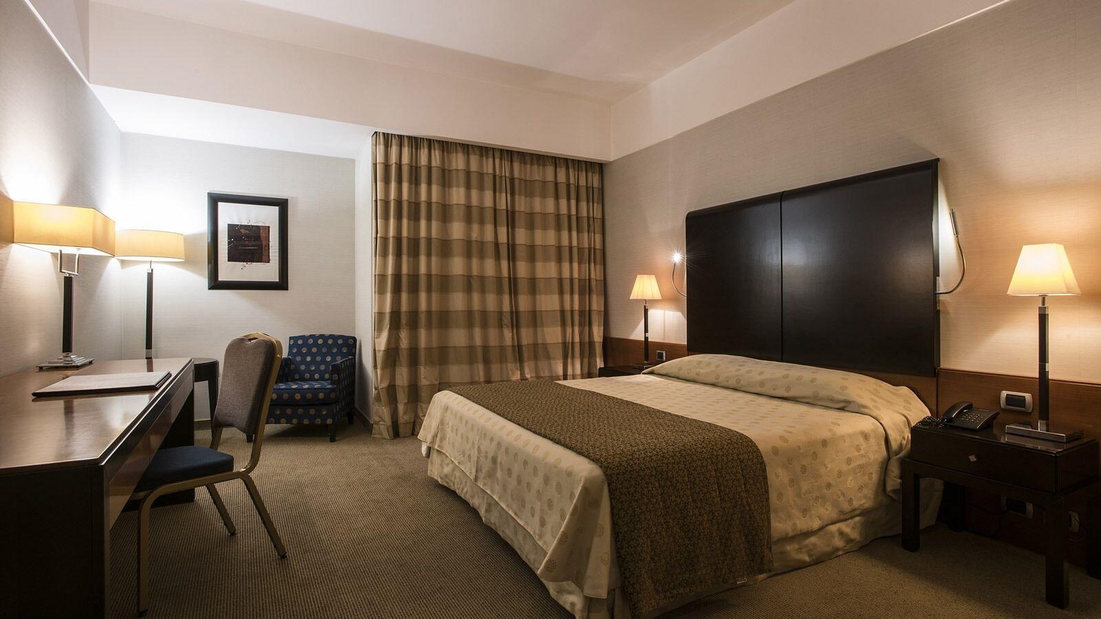 Flyon & Conference Center Hotel