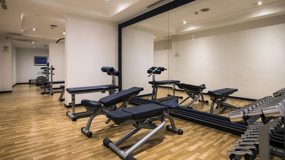 Flyon & Conference Center Hotel 4*