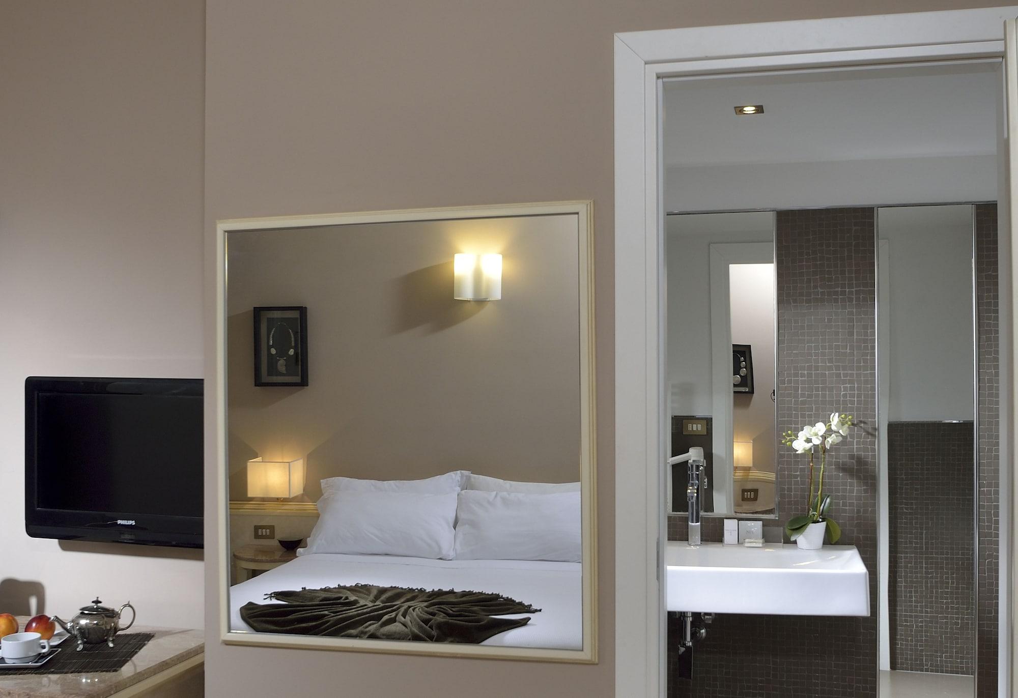 Metropolitan Hotel 4*