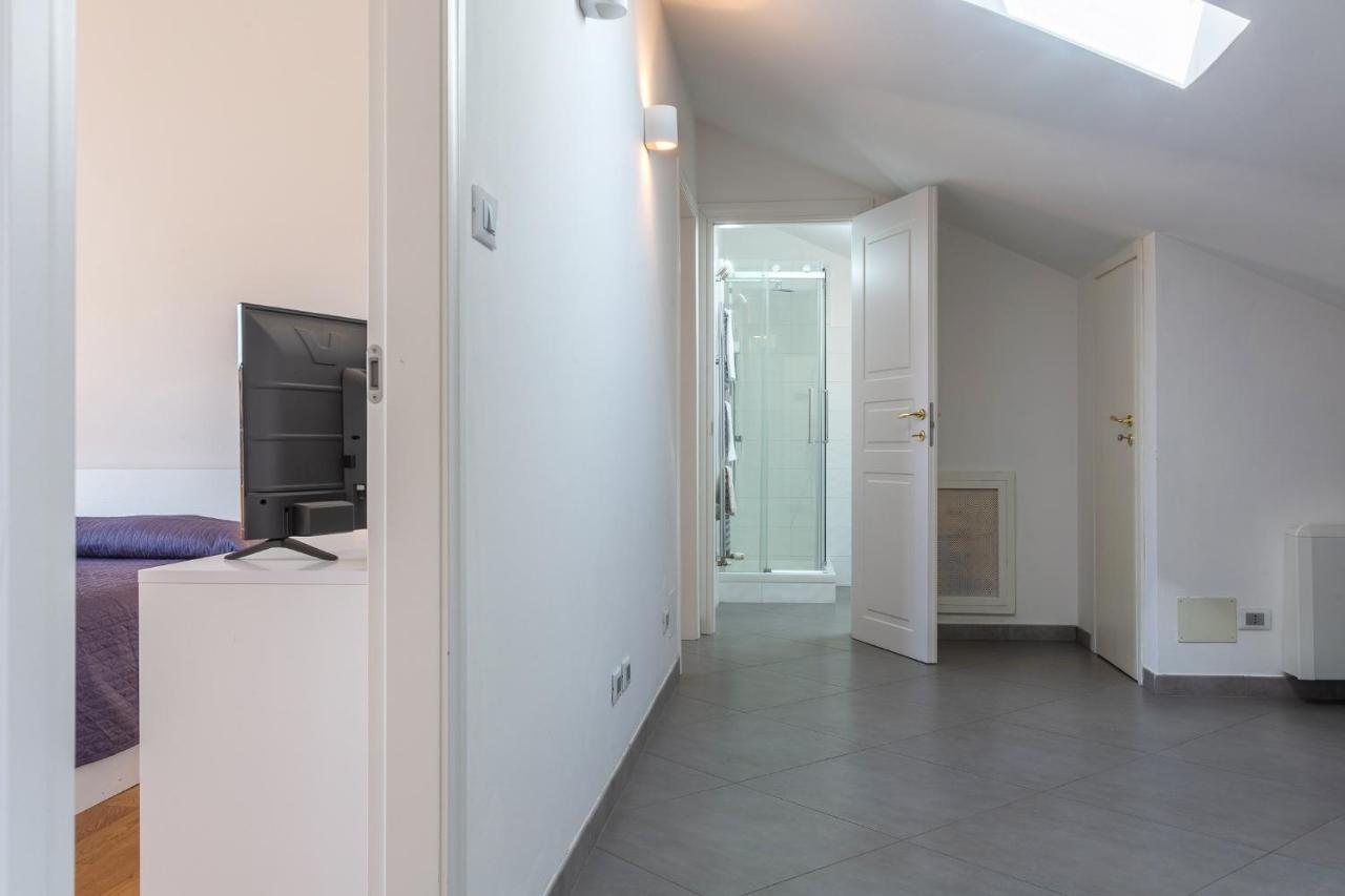 New!apt 2 Min Walk From Central Station *