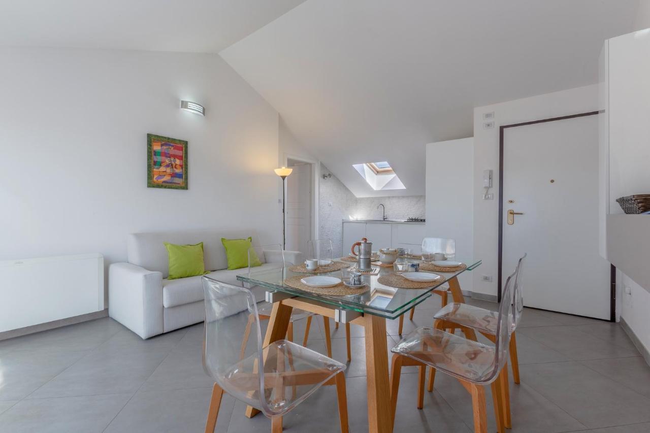 New!apt 2 Min Walk From Central Station Apartment