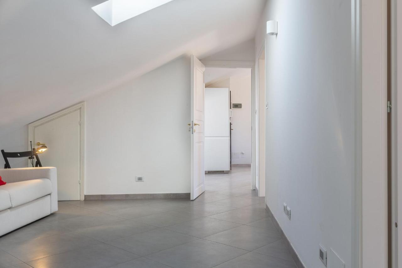 New!apt 2 Min Walk From Central Station Apartment