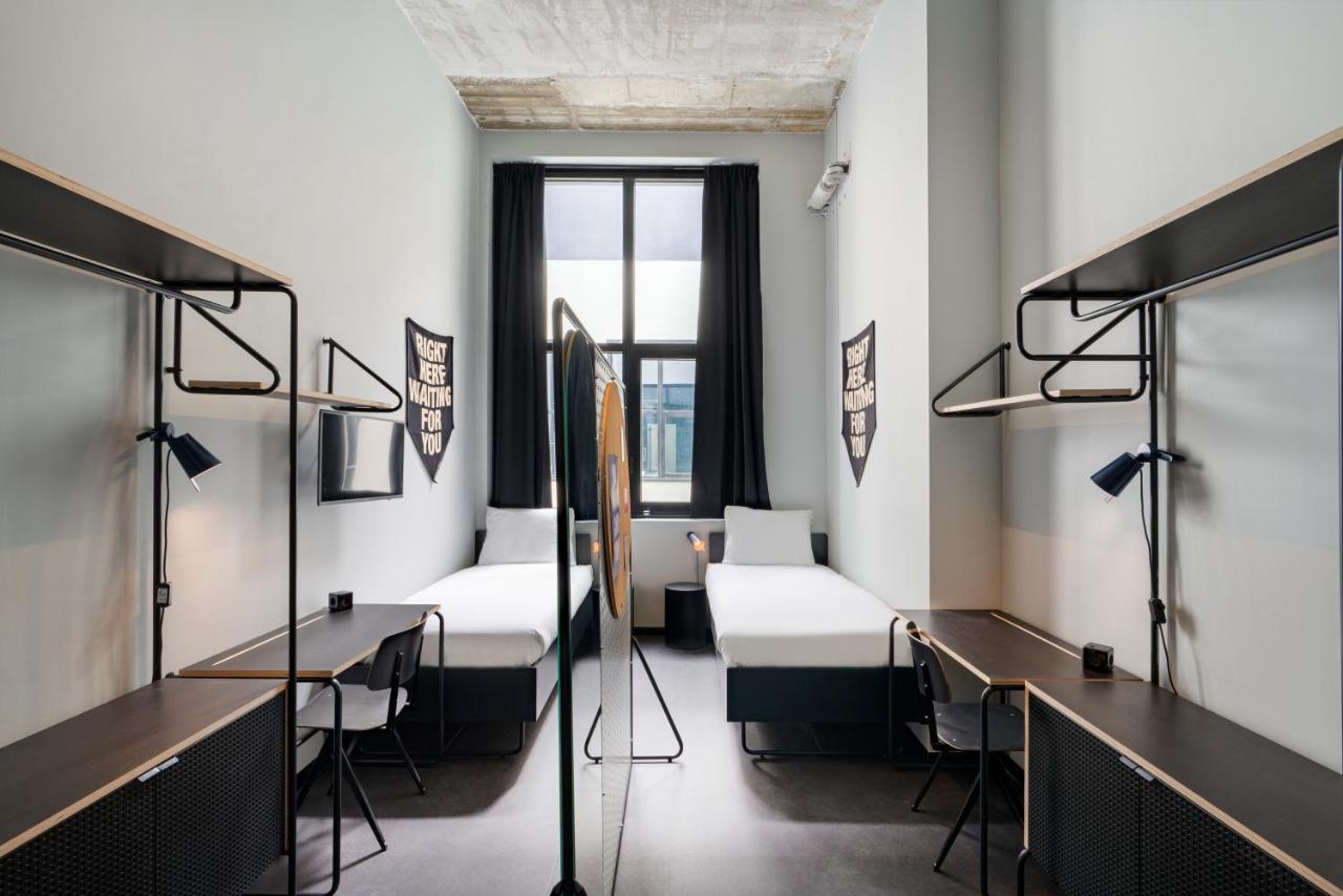 The Social Hub 4*